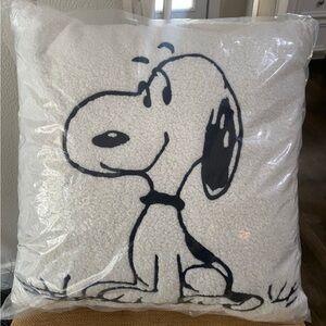NWT Peanuts Snoopy SHERPA embroidered throw pillow ADORABLE